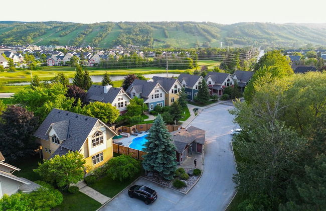 Blue View Chalets - Photo 1