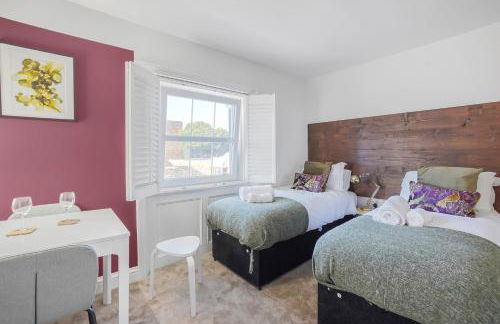 Canterbury 5 bedroom house stay- sleeps upto 9 - Foto 4