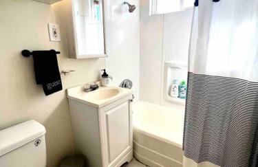 Minimalist 1 bed by Airport & Old Town - Foto 4