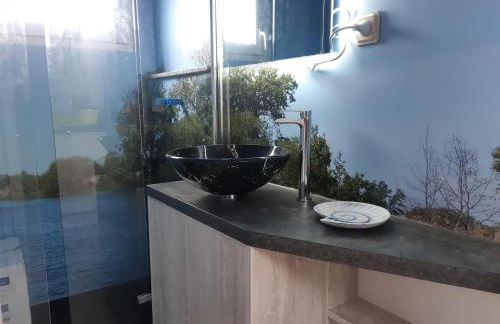 Hausboot-schwimmendes-Ferienhaus-im-Havelbogen-Haus-auf-dem-Wasser - Foto 7