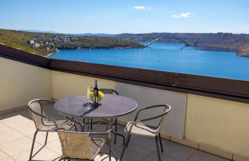 Luxury Villa Oštro with pool & Krk bridge view - Photo 23