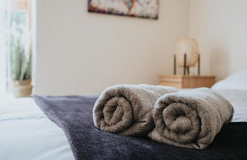 Brimmond Homes - nr to Univ, Hospitals, o2 Apollo, PLAB & 7 mins to City Centre - Stylish, Modern & Secure 2 Bed, 2 Bath Apt with Allocated Free Parking - Foto 49