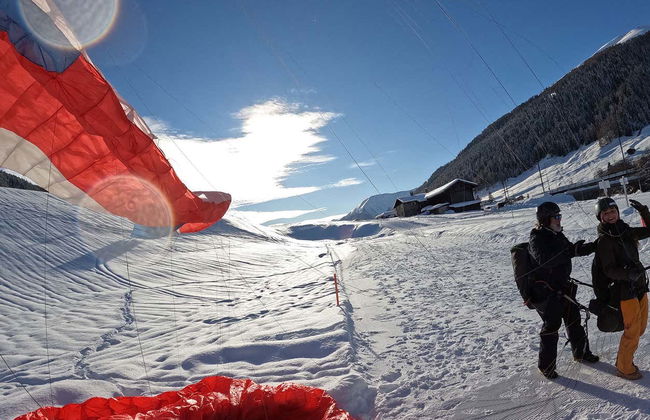 Volo in parapendio sulle Alpi svizzere - Foto 13