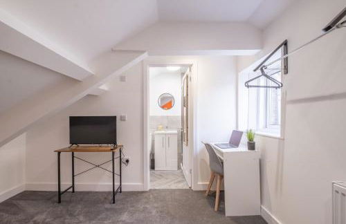 8 Bedroom, 8 En suite, 12 beds, Fast Wifi, Contractors, Parking - Foto 27