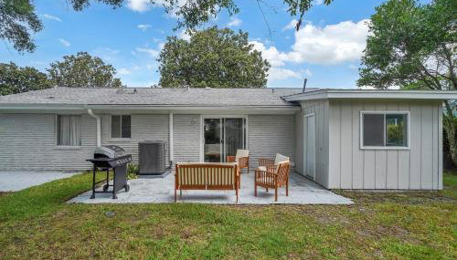 Magnolia - Family-Friendly Comforts, TVs, Grill & Just Steps to the Beach! - Foto 5