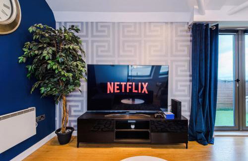 Stylish Penthouse, Free Parking, Pool Table, PS4 - Foto 7