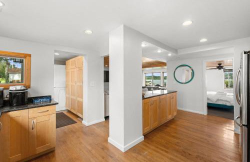 Cozy Pet-Friendly Condo l Pool l Dock l Walk to Parks - Foto 27