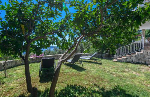 Apartment MARIO - veliki stan za odmor - terasa- vrt - bazen - pogled more, izoliran - Photo 35