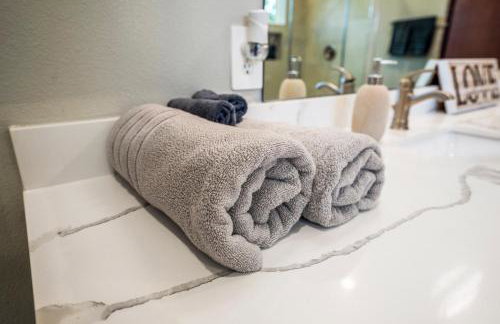 Spacious Luxe Stay , Near DT, MedCtr & NRG, New - Photo 53