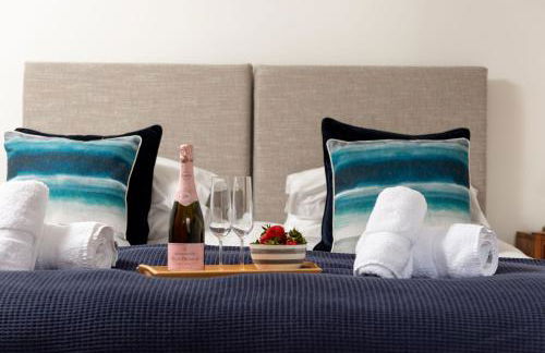 Water Mill at East Trenean Farm -Luxury Cornish Cottage sleeping 4 with hot tub, private garden, rural views and EV facilities - Foto 6