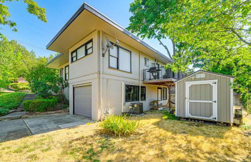 Grants Pass Getaway with Expansive Deck! - Foto 28