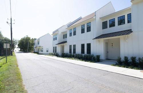 Seaside Veranda 7 - Steps to Beach, Pet-Friendly, Pool, Fast WiFi - Foto 35