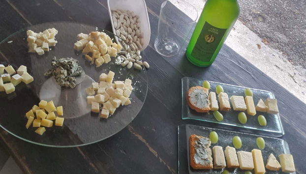 Degustación de sidra y quesos en Cuevas del Agua - Photo 2