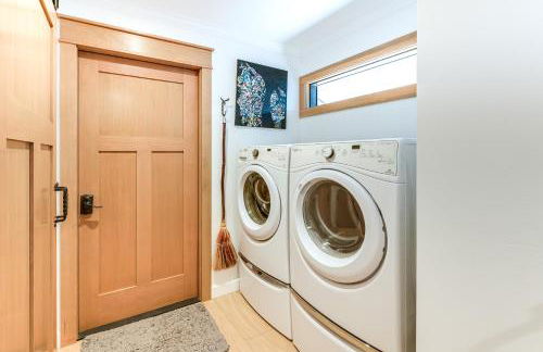 Walk to Beach Luxury Oceanfront Escape in Caspar - Photo 15