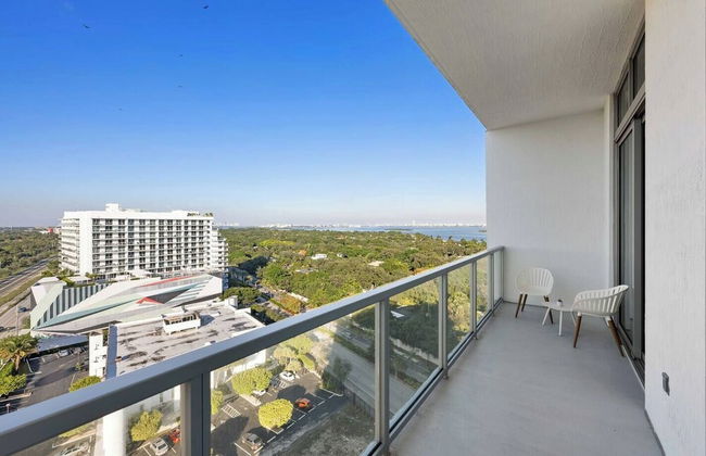 Modern Condo in Design District - Photo 50