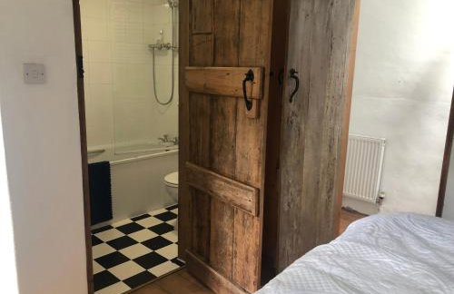 Wisteria Cottage - Photo 7