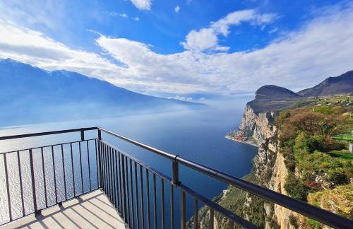 Attico Florian Vesio by Gardadomusmea - Photo 1