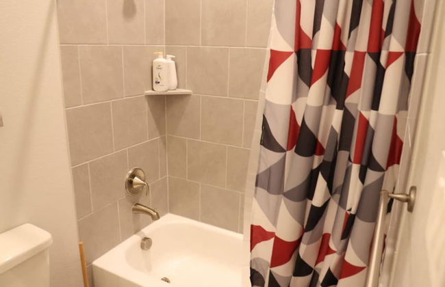 Spacious Home w Putting Green -for Extended Stays - Photo 10