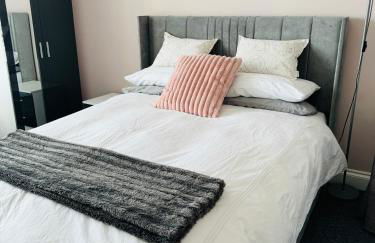 Penthouse Suite, Sea View, Close to Shops, Beach and Train - Foto 17