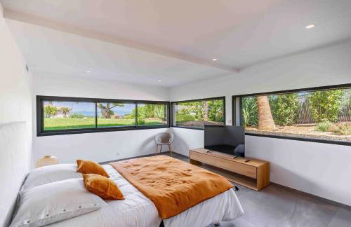 Villa Palma Giens - Vue Mer Panoramique -Piscine Chauffée Mai à Septembre- 4 chambres -Garage - Foto 22