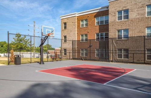 High Cotton - 3BR 3BA Condo Near UA with Pool & Gym - Foto 46