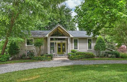 Lakefront w/ Private Dock + Hot Tub Pontoon Rental Butler Bliss by Avantstay - Foto 76