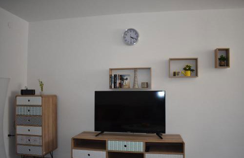 Apartman Tomki - modern, refurbished 2 bedroom apartment - 4 guests - Foto 4