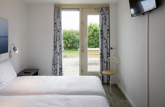 Villa in Zeeland With Sauna & Beach Access - Photo 5