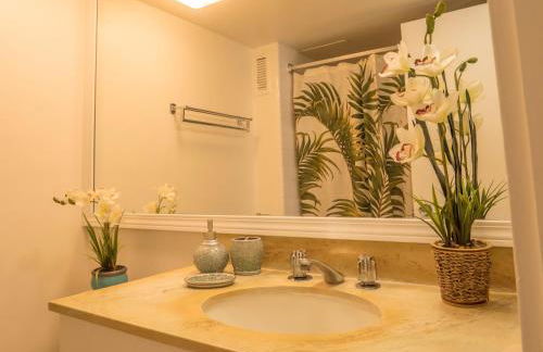 Tropical Studios at Marine Surf Waikiki - FREE PARKING - BEST LOCATION - FULL KITCHEN - SWIMMING POOL - Foto 94