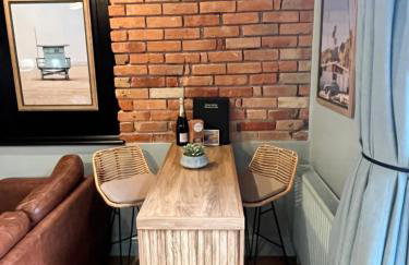 Beach Retreat, Stylish 1-Bed in Canford Cliffs - Photo 4