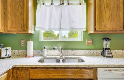 Witches Hollow Pet-Friendly Retreat Near Airport - Foto 18