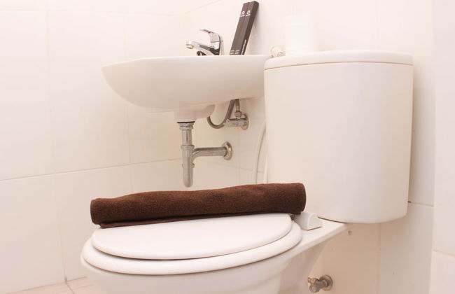 Nice And Cozy Studio At Tamansari Mahogany Karawang Apartment - Photo 7