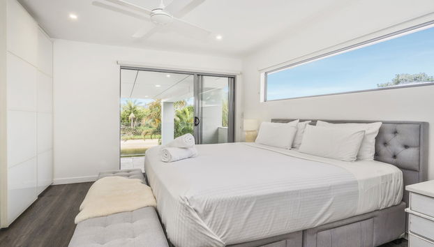 Essence House - 4 Bedroom Holiday Home - Foto 4, Habitación