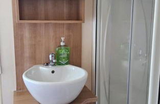 Cosy caravan in Billing Aquadrome - Photo 22