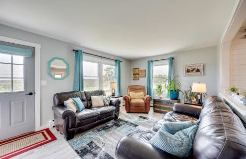 8 Mi to Jay Peak Resort Scenic Retreat with Deck - Photo 3