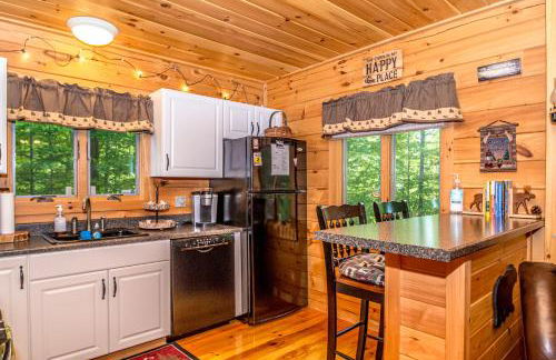 Couples Getaway Log Cabin in the White Mountains - Foto 7