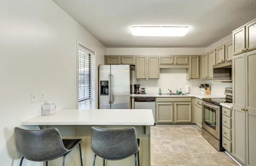 7 Mi to Beach! Wilmington Family Gem with Yard - Foto 2