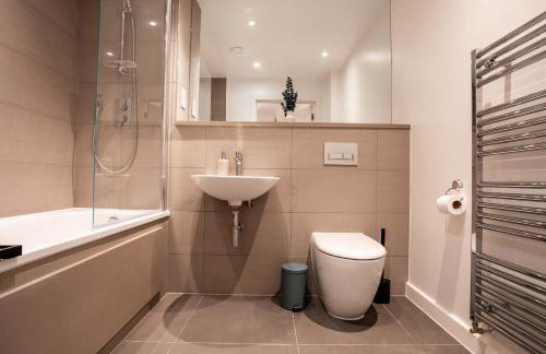 Central Wembley Stadium 1BR Flat - Sleeps 6 - Balcony - Foto 16