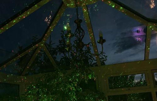 2-Bed House Sleeps 4 - Enclosed Garden - Tv & WiFi - Photo 17