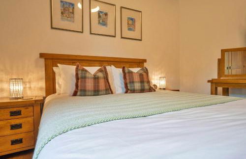 Finest Retreats - Westhills Cottage - Photo 13