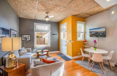 New Distinctive Historical Unit from 5 Star Host - Foto 31