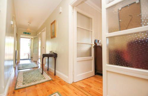 Dean Court Garden - Parking - by Brighton Holiday Lets - Foto 22