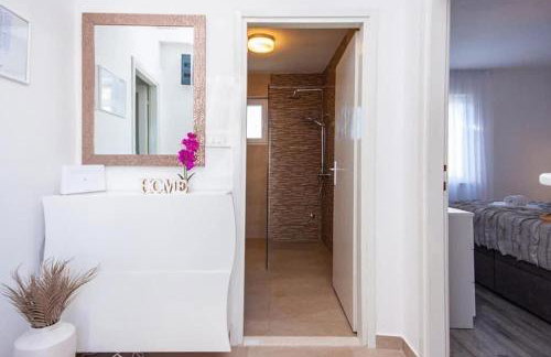 House Gruja with Pool - Foto 16