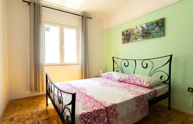 Simplistic Apartment in Rogoznica near Sea Beach - Foto 12