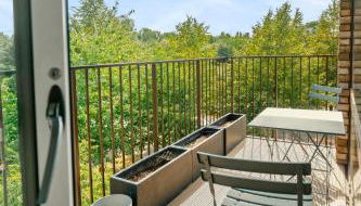 Modern 2 Bedroom with Superking Bed & Balcony views Near Wembley - Foto 4