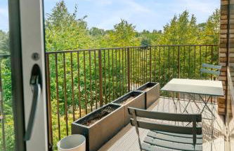 Modern 2 Bedroom with Superking Bed & Balcony views Near Wembley - Foto 4