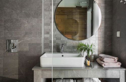 The Twelve Suites collection - Photo 108