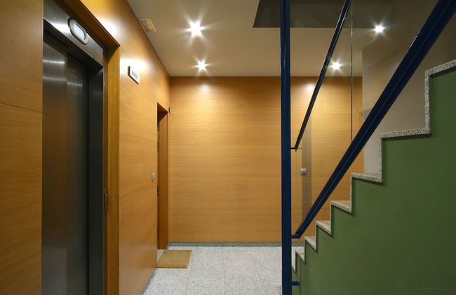 Mazi Apartments Downtown - Photo 28