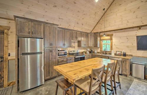 Stunning Cabin Getaway with Private Hot Tub! - Foto 7