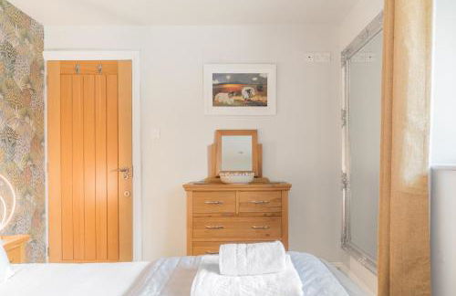 Riverside Cottage 6 guests 4 adults max hot tub - Foto 35